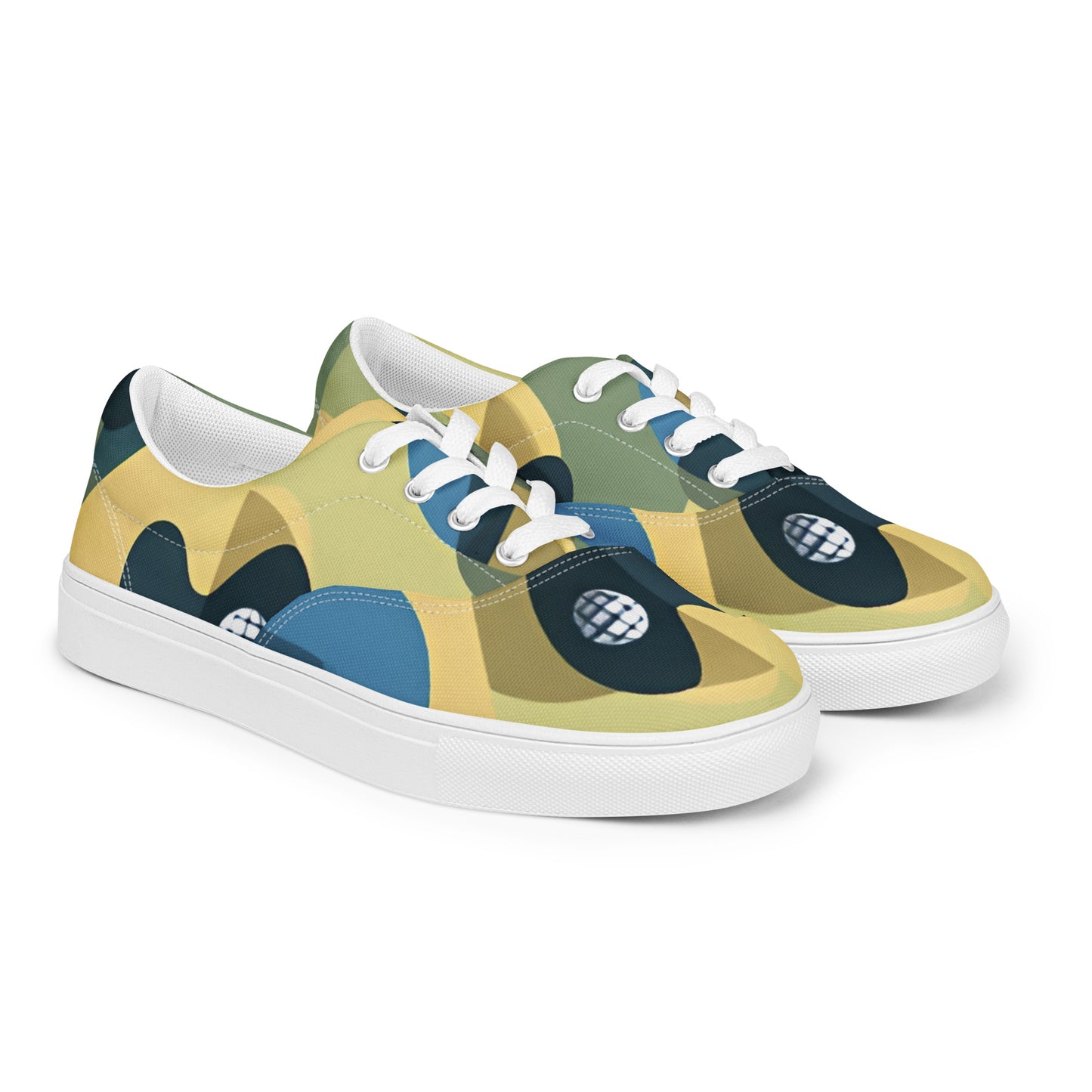 Women’s lace-up canvas shoes