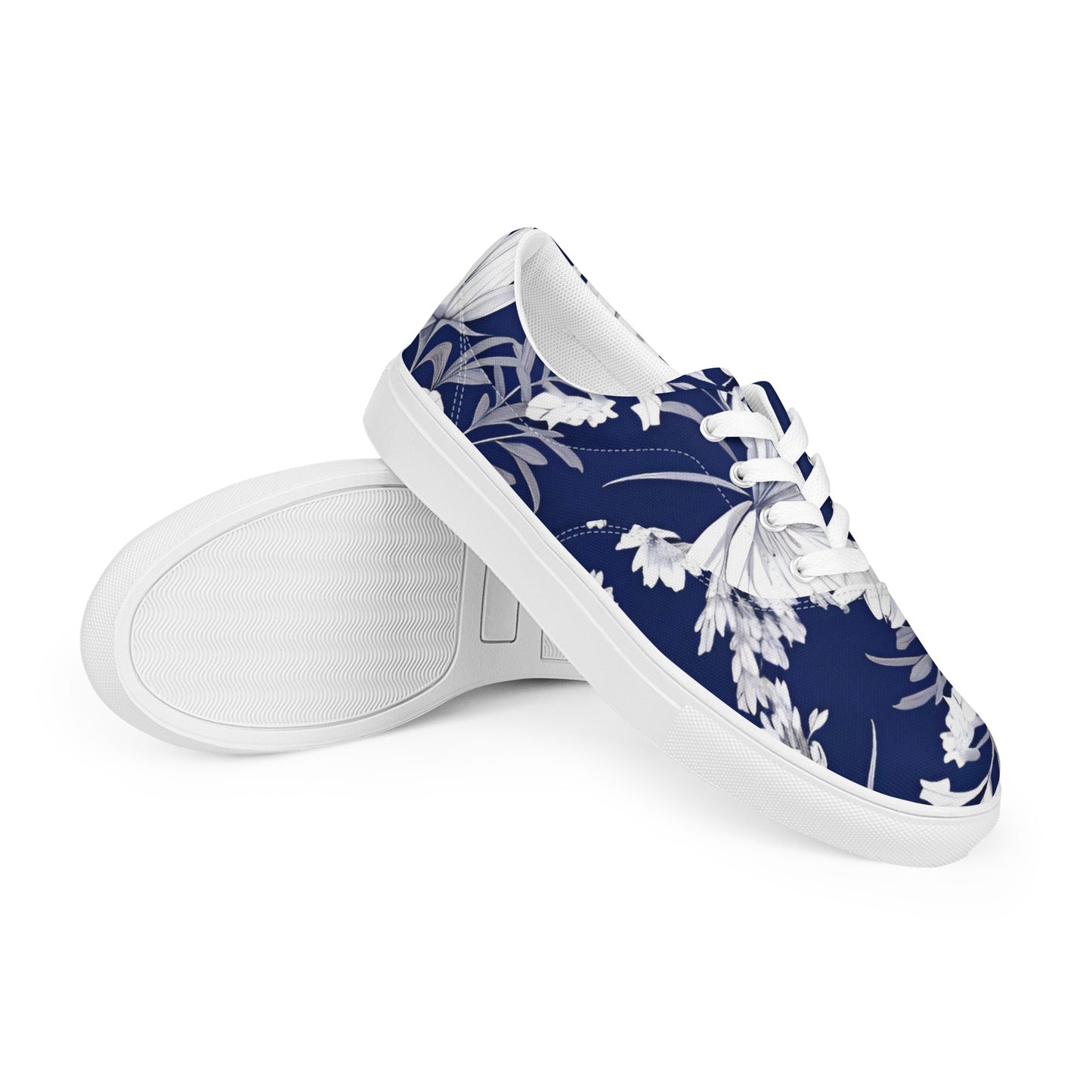 Women’s lace-up canvas shoes