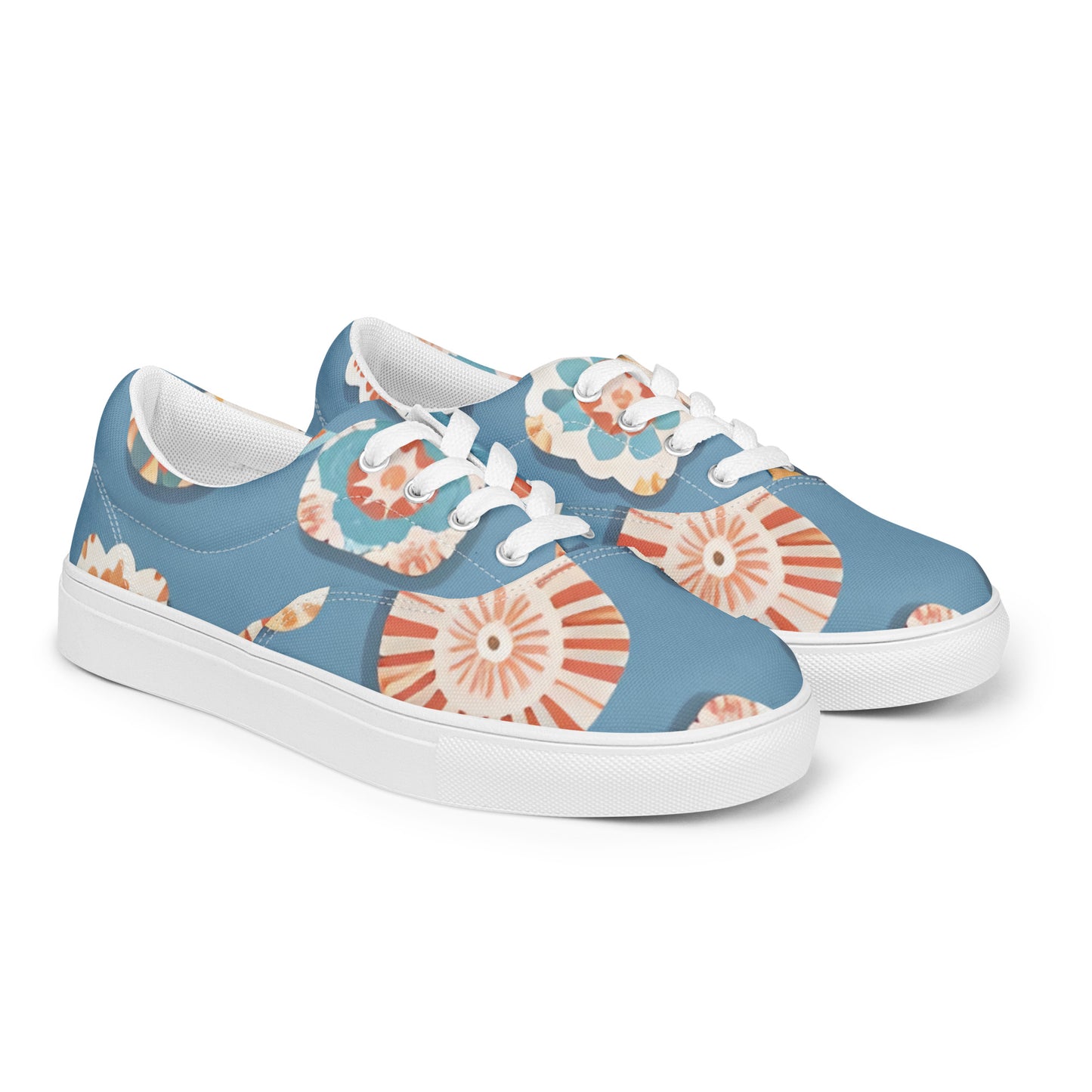 Women’s lace-up canvas shoes