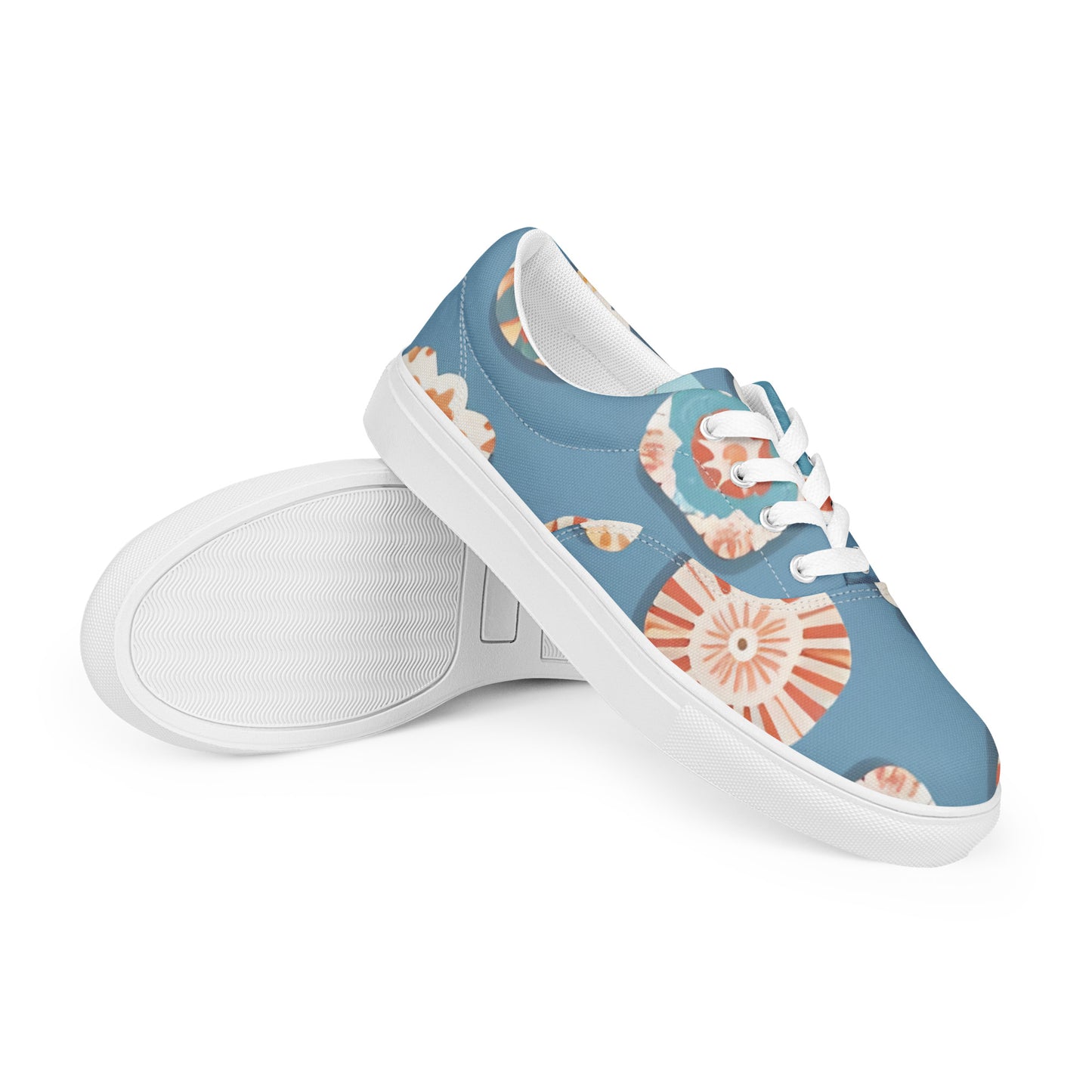 Women’s lace-up canvas shoes