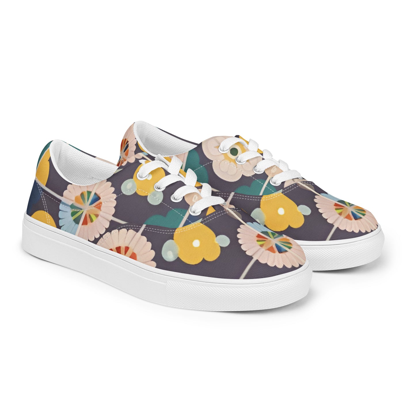 Women’s lace-up canvas shoes