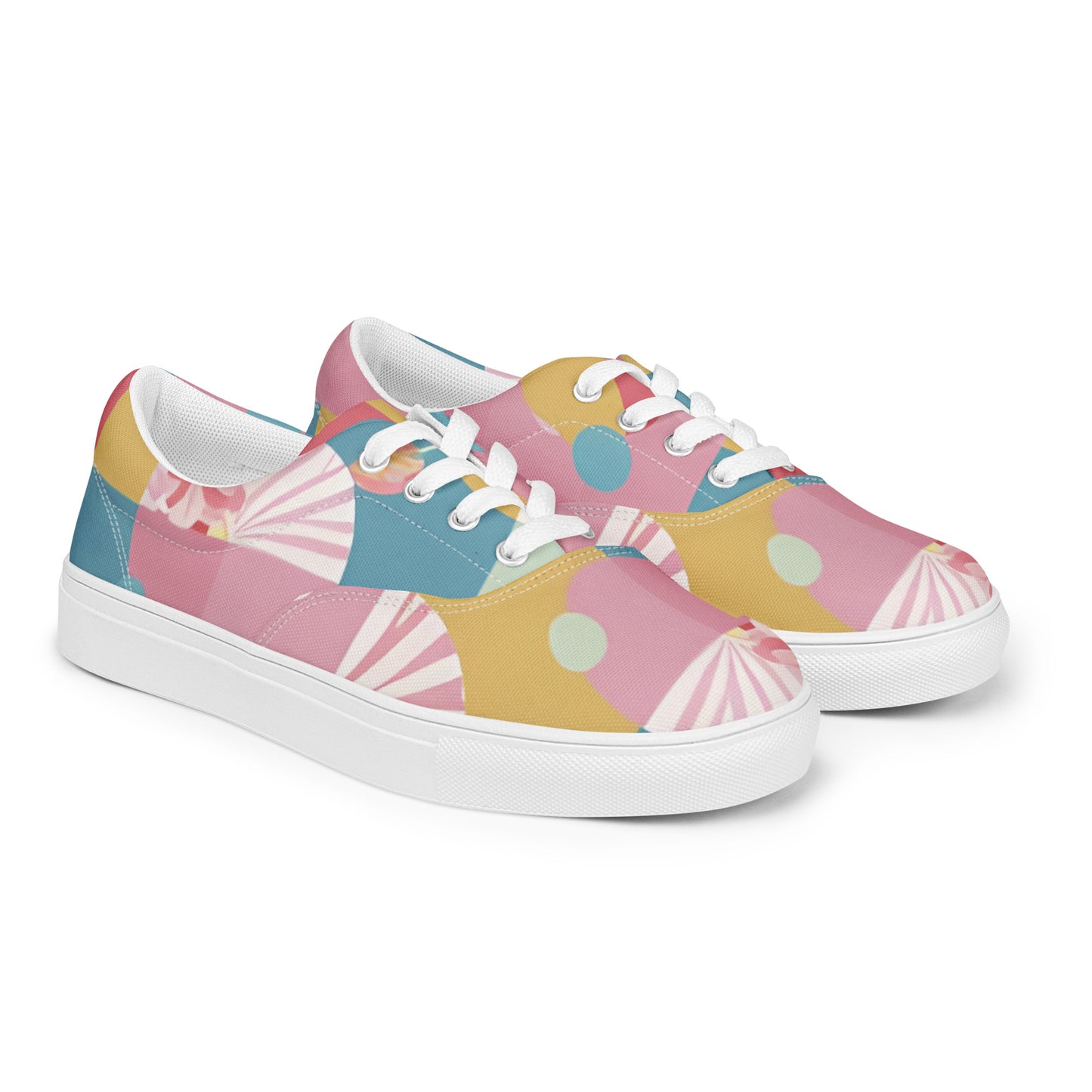 Women’s lace-up canvas shoes