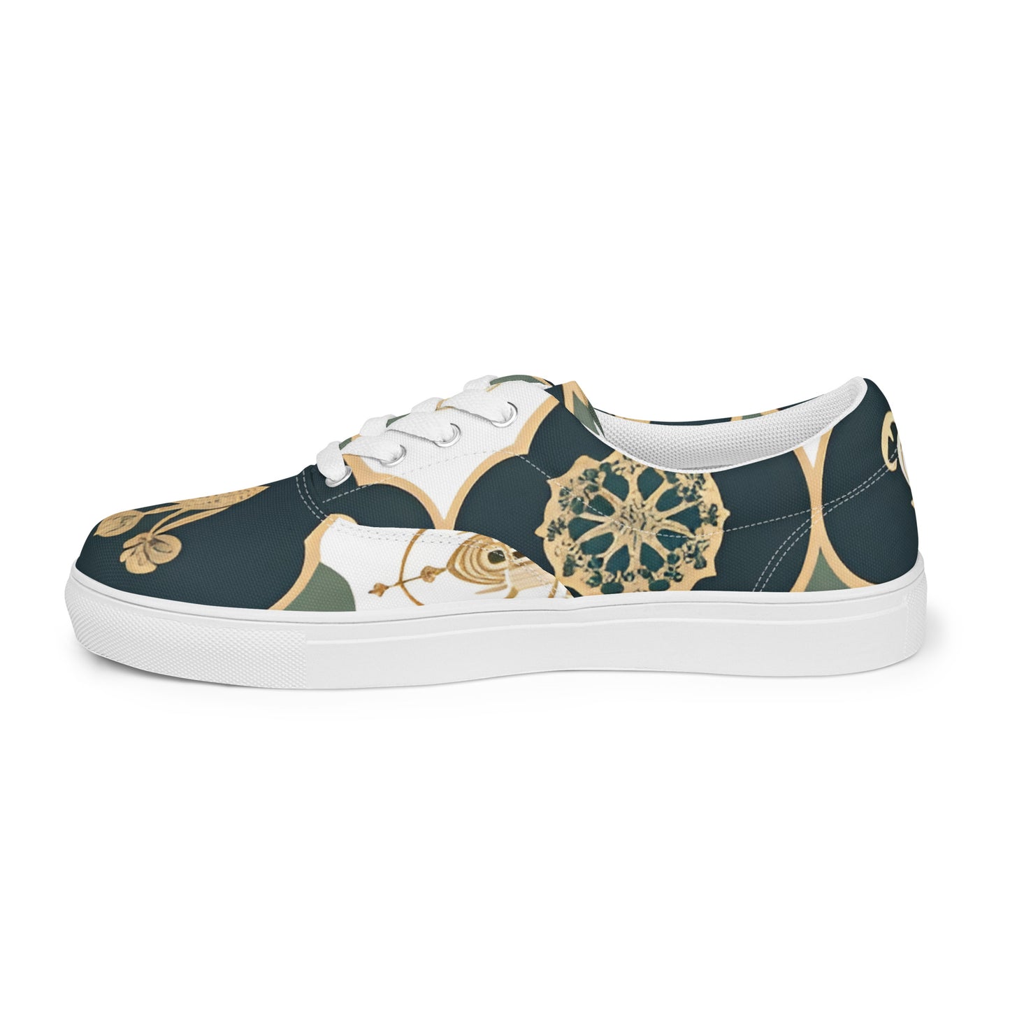 Women’s lace-up canvas shoes