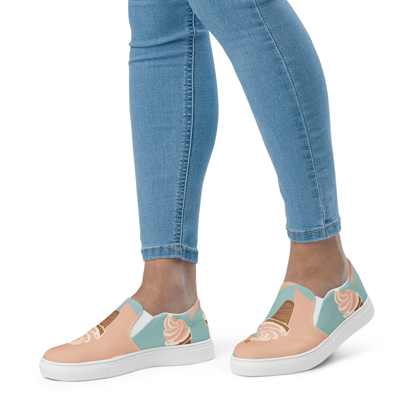 Women’s slip-on canvas shoes