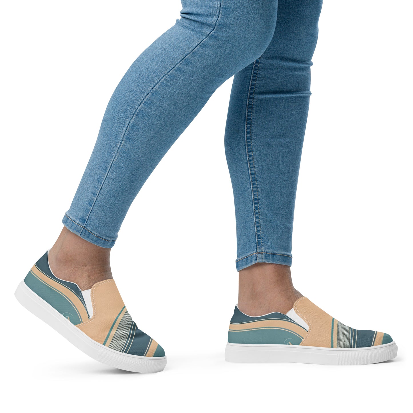 Women’s slip-on canvas shoes